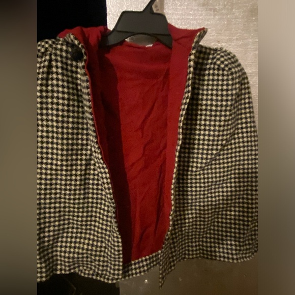 MAKE AN OFFER 🍒 Vintage Houndstooth Crimson Childs / Small Cape w/ Hood #9582 - Picture 13 of 14